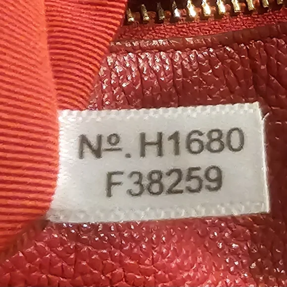 COACH Harley Hobo in Red Pebble Leather F38259 - Picture 3 of 3